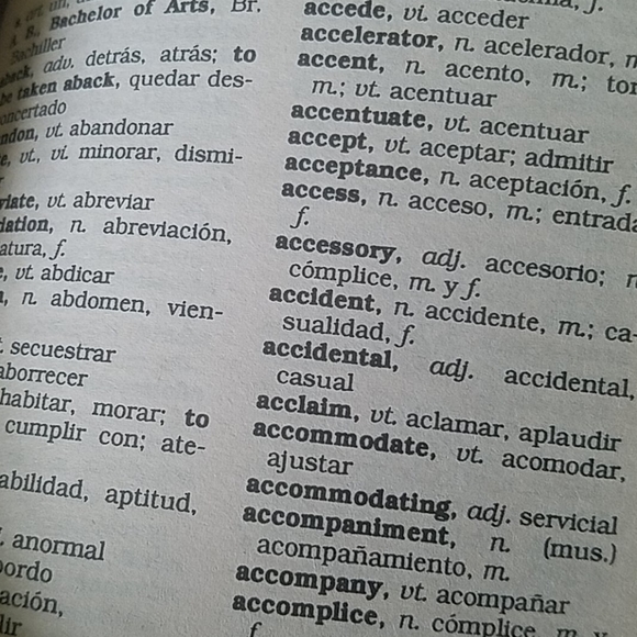 ⭐️ Webster's Spanish/English Dictionary - Picture 4 of 5